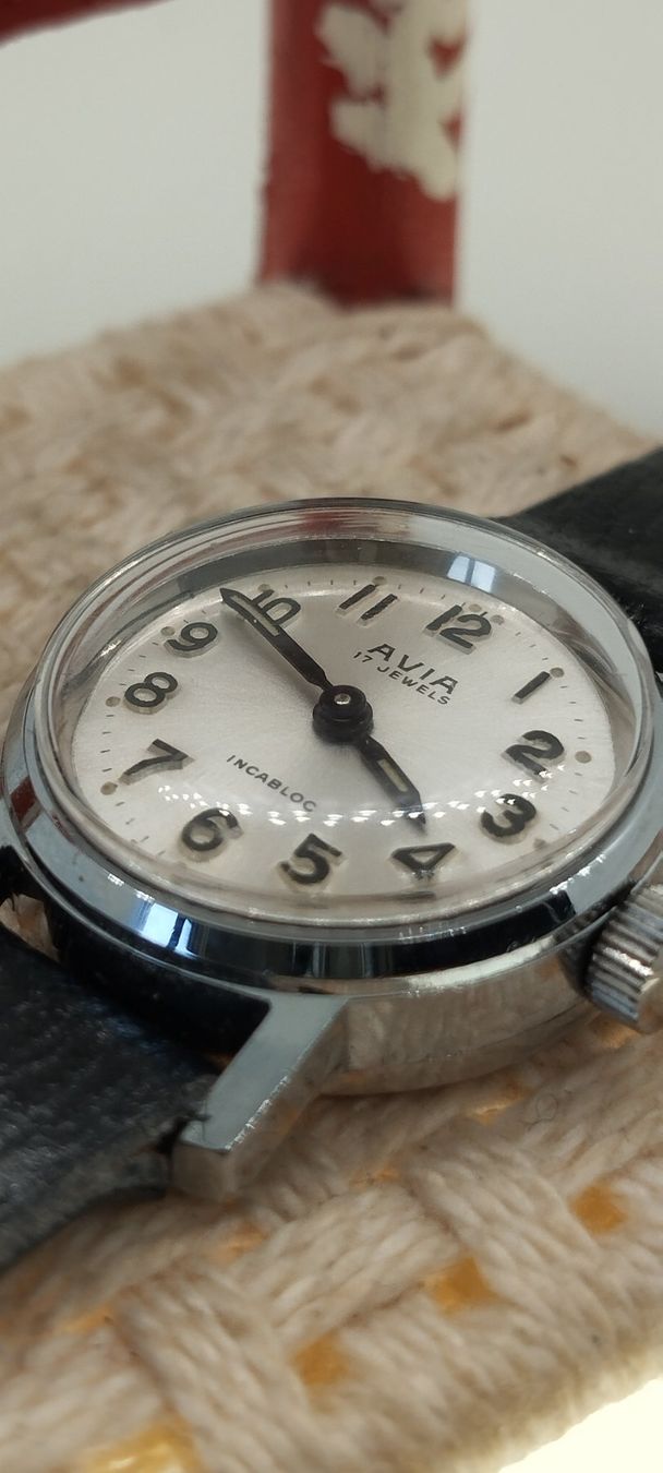 Avia Orologi: Montre vintage Avia – Usato da La Chaux-de-Fonds venduto da jac_9llg 5