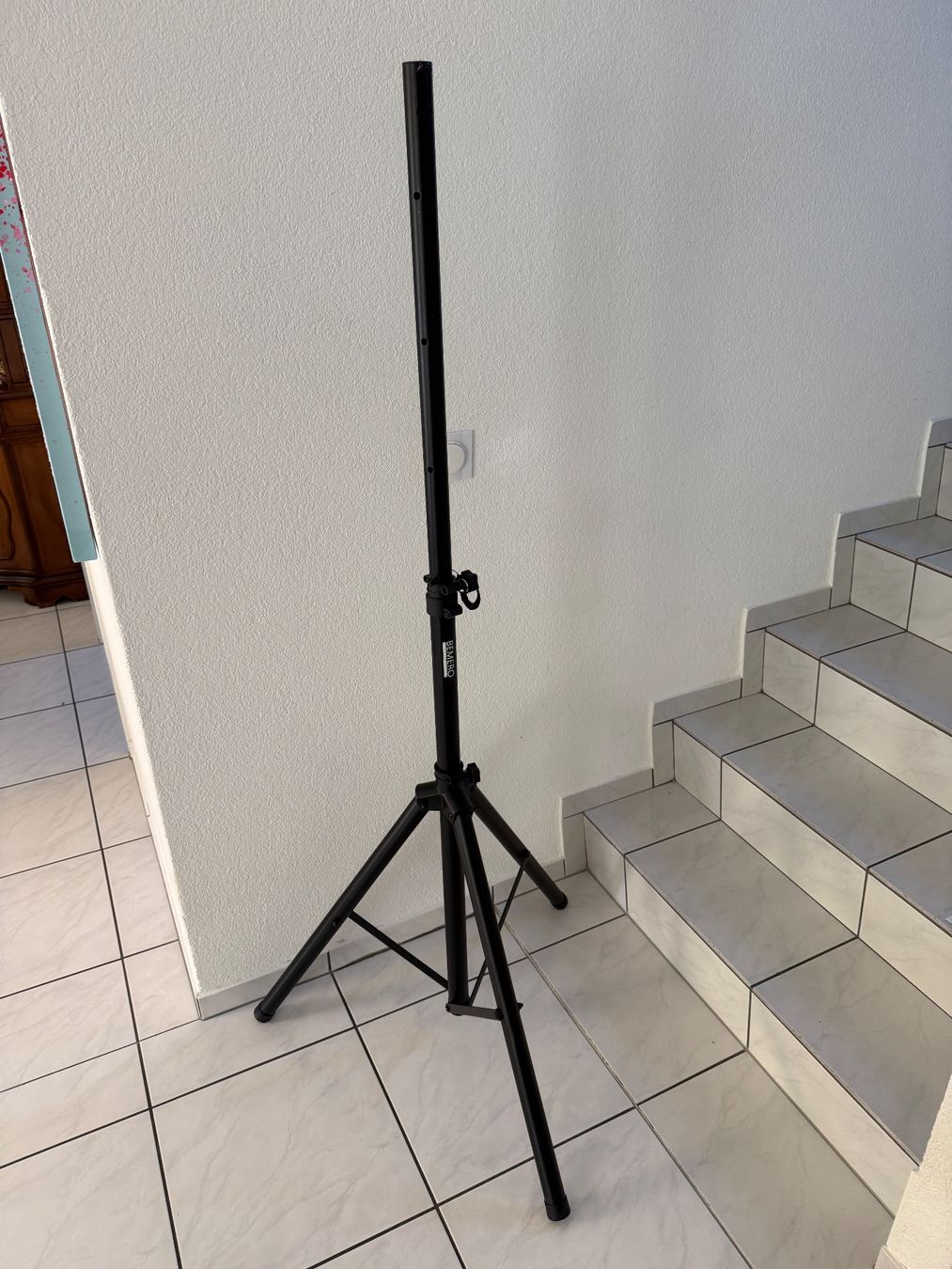 Supporti a parete: PA Lautsprecherständer Set, schwarz mit Tasche – Usato da Pfeffingen venduto da Jaybee