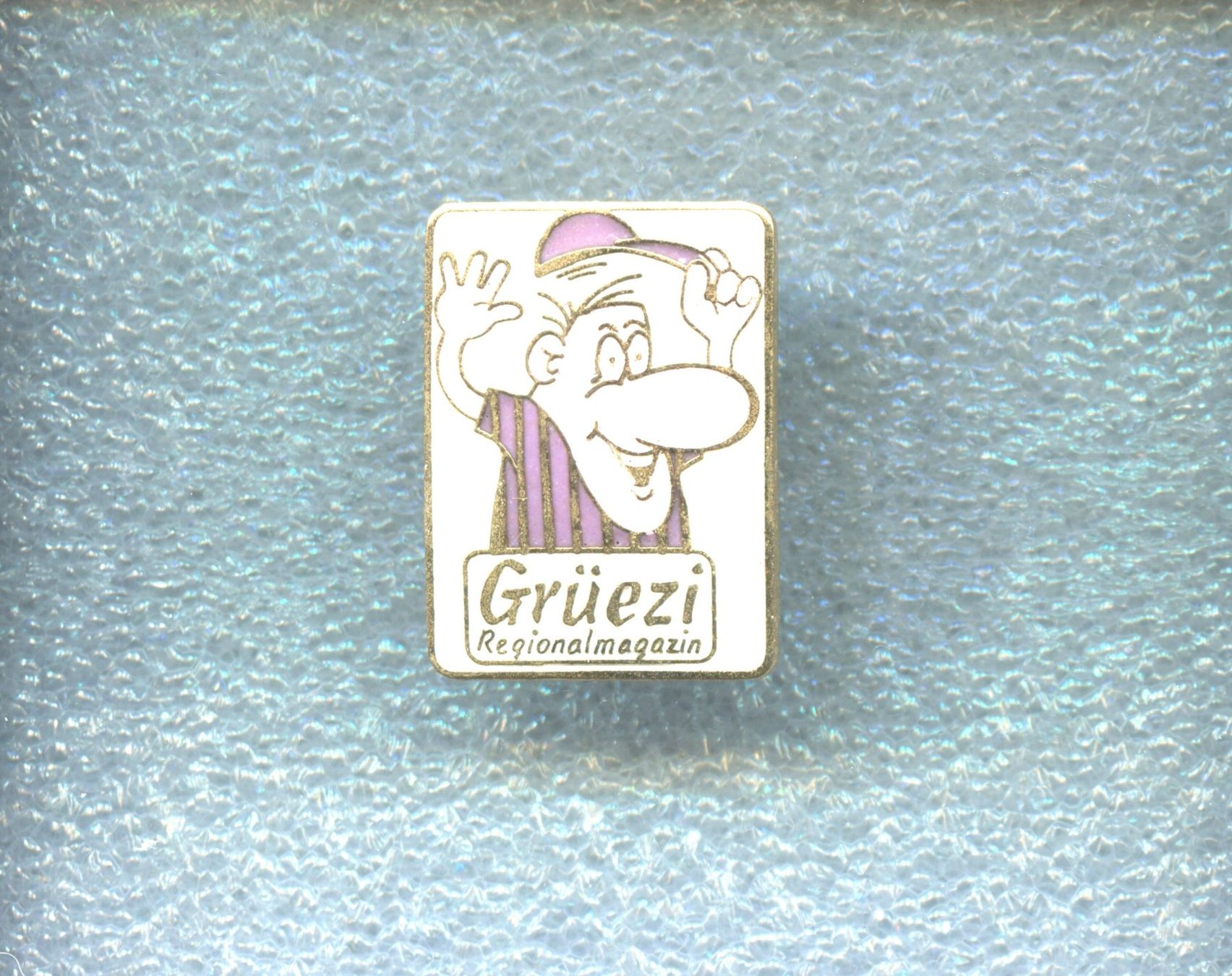 Placchette & Badge: Grüezi  Regionalmagazin – Usato da Winterthur venduto da Sammleroase