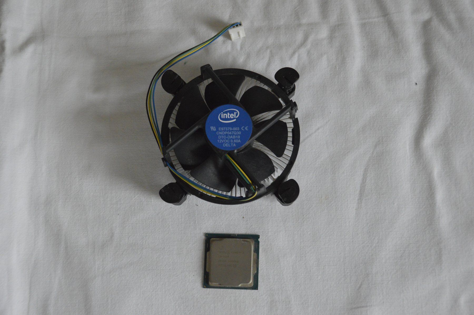 Intel Componenti elettronici: Intel Core i3-7100 CPU mit Kühler - Geprüft & Funktioniert – Usato da Egg b. Zürich venduto da ht_2021 1