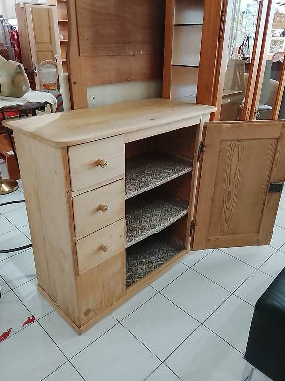 Cassettiere: Herziges Sideboard / Holzmöbel, Nadelholz – Usato da Neuhausen am Rheinfall venduto da galleria13 1