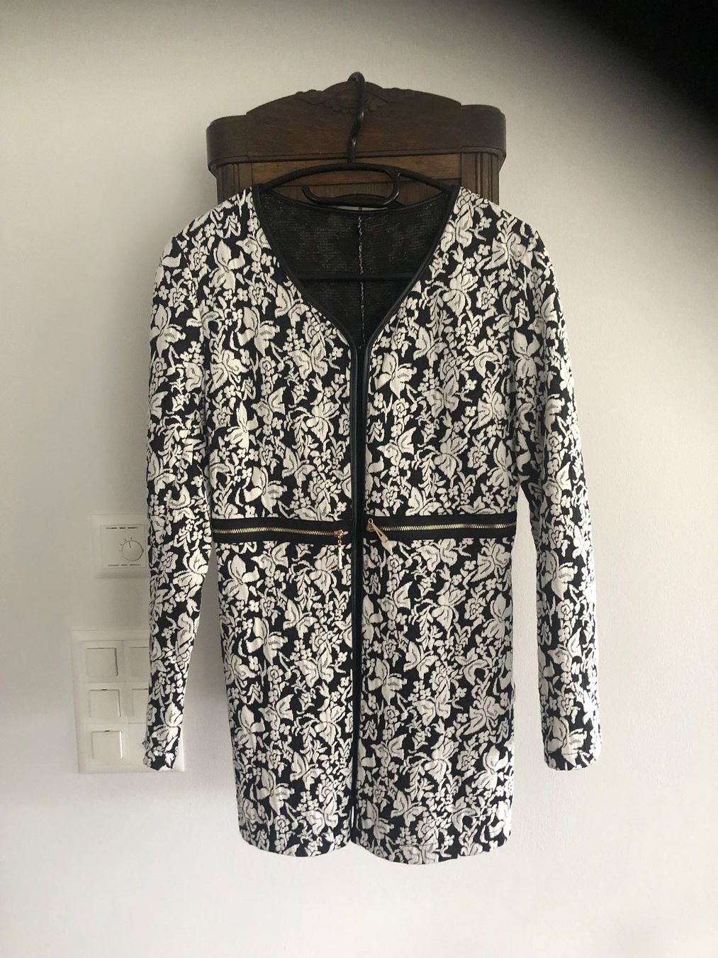 Giacche: Schicker Damen-Blumenblazer Gr. 38 schwarz/weiss elegant – Usato da Kaltbrunn venduto da lagone1