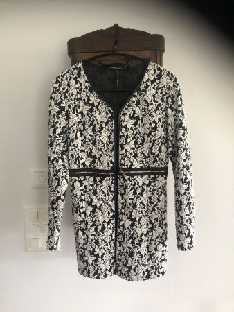 Schicker Damen-Blumenblazer Gr. 38 schwarz/weiss elegant