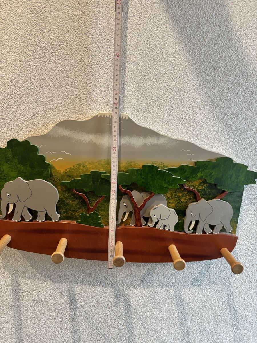 Garderobe: Kindergarderobe mit Elefantenmotiv – Gebraucht aus Zullwil von Lu_Ru_23 2