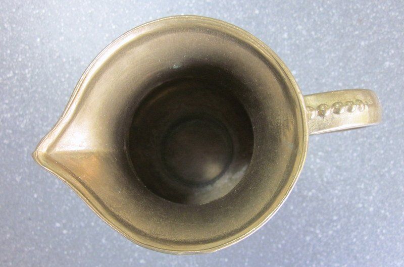 Caraffe: Alter Krug aus Messing – Usato da Bischofszell venduto da raika 2