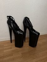 Pleaser Beyond-087 – Extreme Plateau-Pumps Schwarz/Schwarz