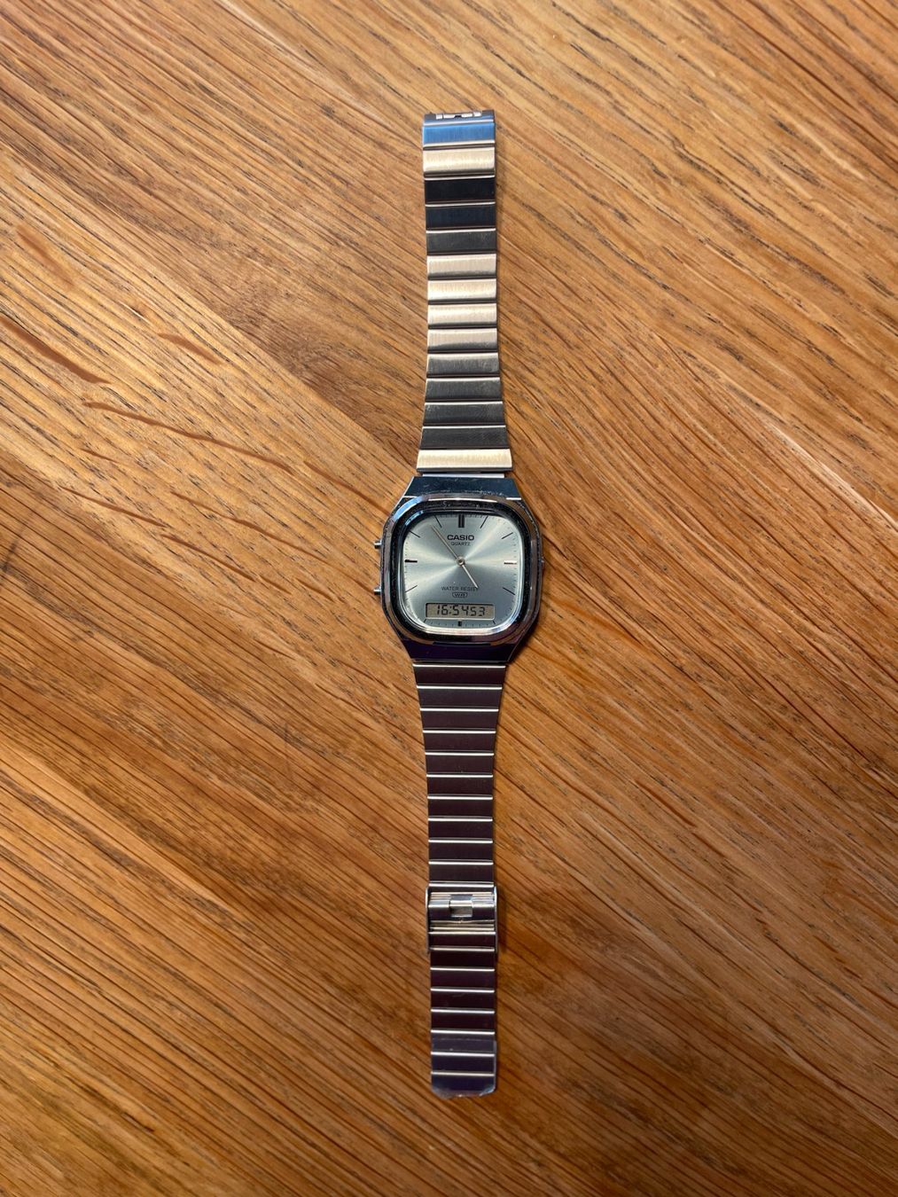 Casio Uhren: Casio Square AQ-240E, neuwertig – Gebraucht aus Luzern von alpenkai 1