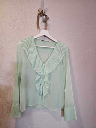 ZARA Chiffonbluse mintgrün Gr. S mit Rüschen & Plissee