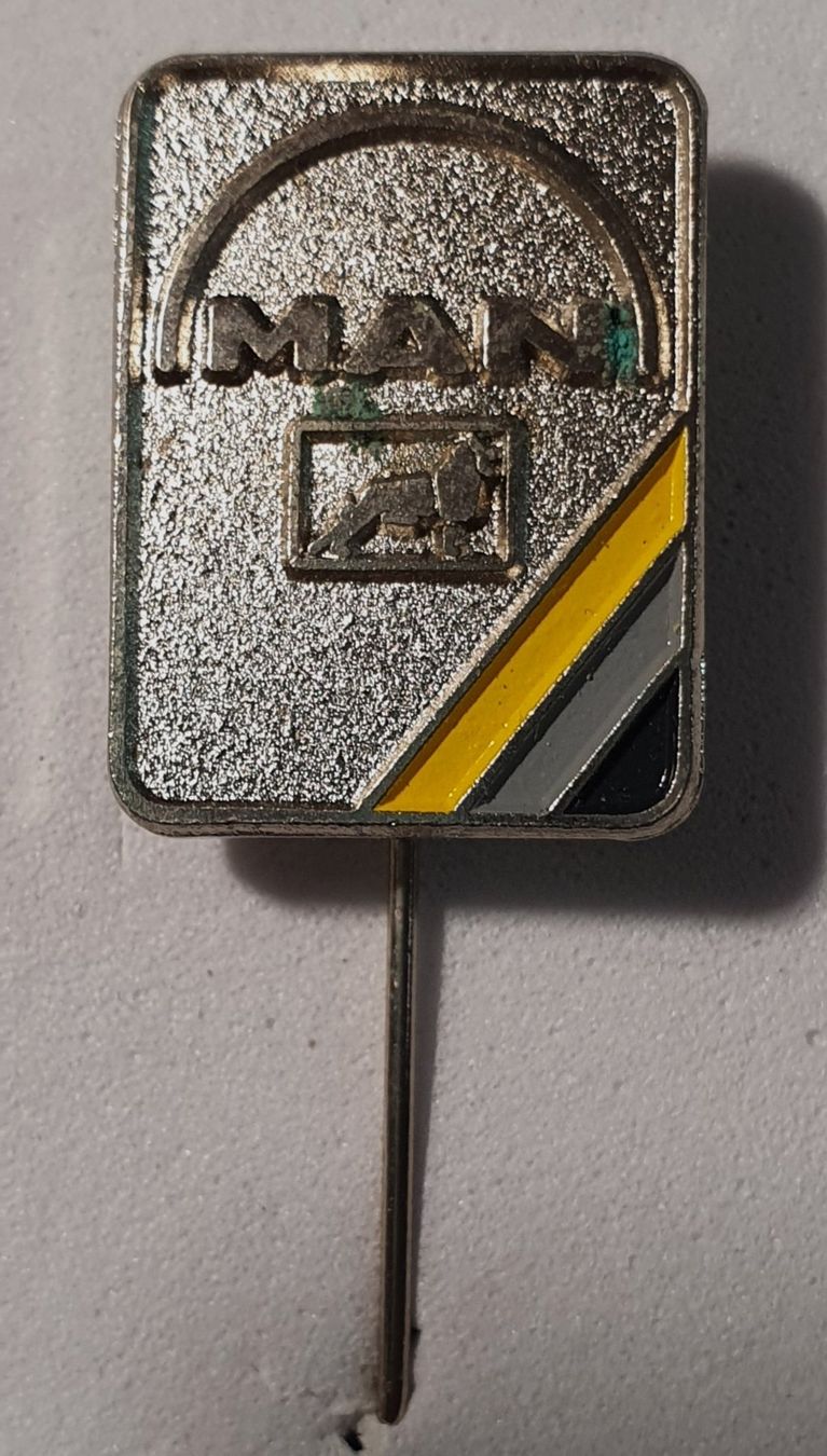 Spille & Fermagli: BB457 - Anstecknadel MAN Logo – Usato da Reinach BL venduto da Boston-Verkauf