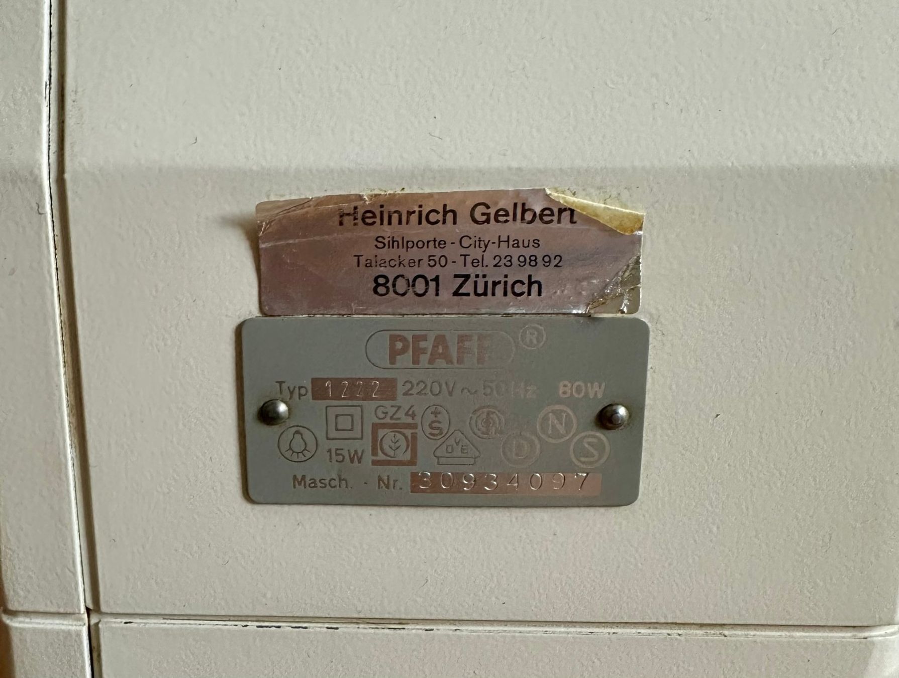 Macchine da cucire: Nähmaschine Pfaff 1222 E – Difettoso da Luzern venduto da Chi_hiro 2