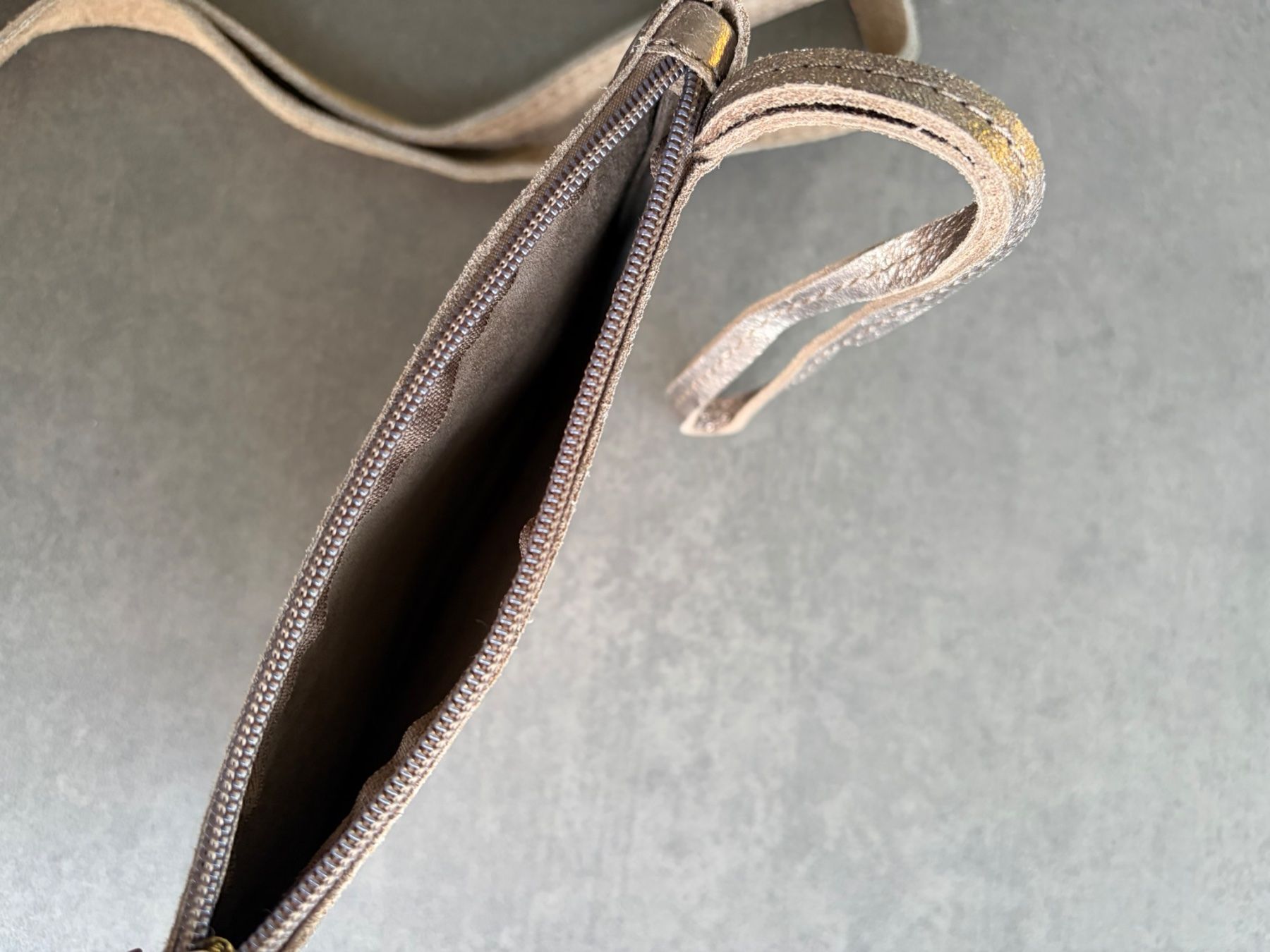Borse da donna: Geräumige Wildledertasche – Nuovo (secondo la descrizione) da Schlossrued venduto da Meier-Al 6