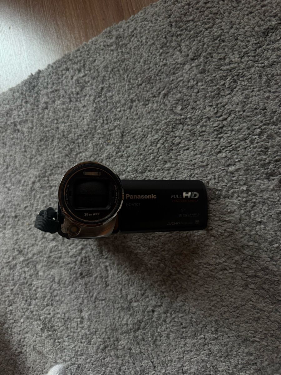 Panasonic Videocamere: Panasonic HC-707 – Usato da Engelberg venduto da Alessiiiia