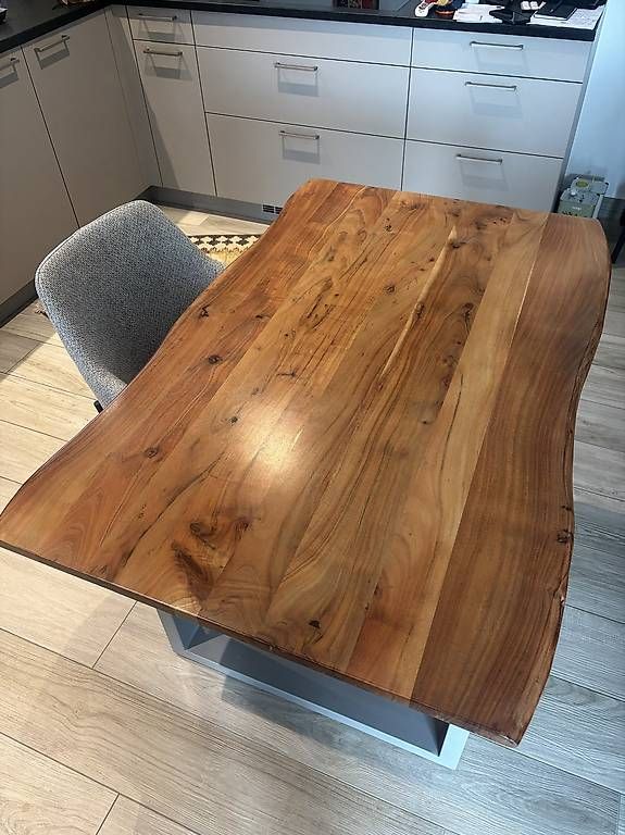 Tables: Table à manger  – D'occasion à Borex par Puliafbo 2