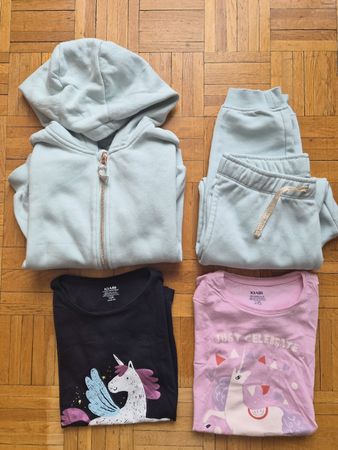 Ensemble 4 pièces Kiabi taille 10 ans ♡ Training + T-shirt