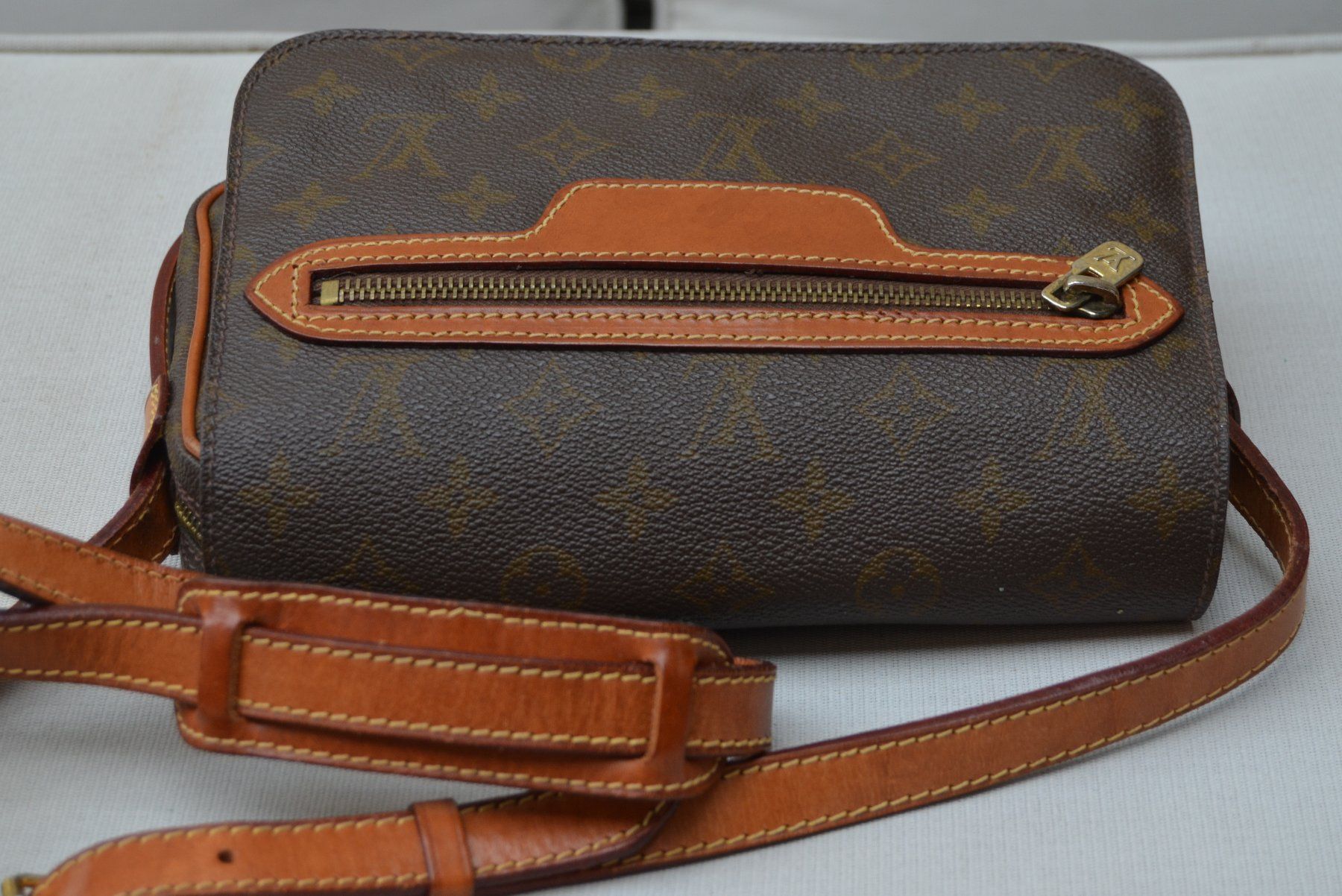 Louis Vuitton Taschen: Louis Vuitton Saint Germain Tasche / sac – Gebraucht aus Collonges von Auganien 4