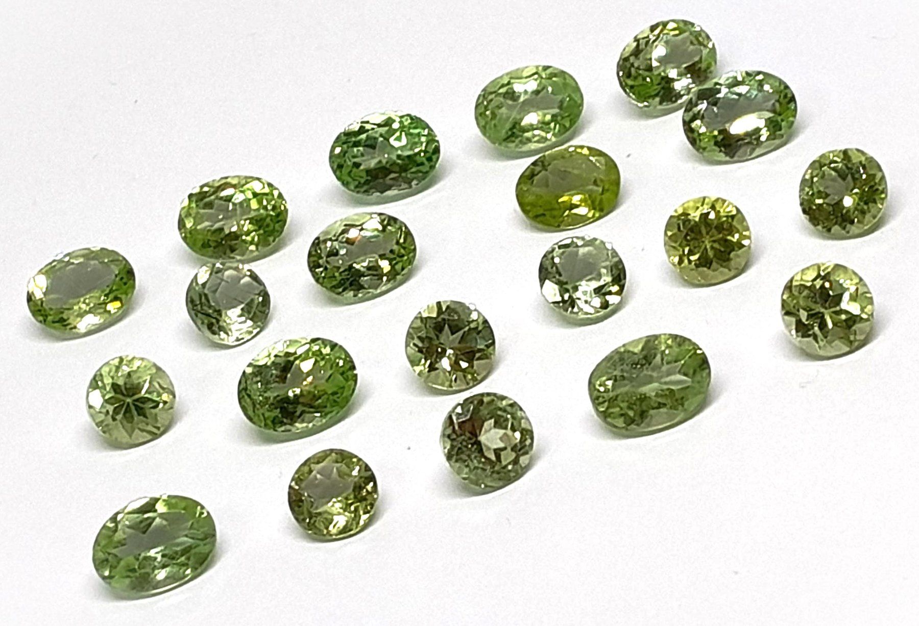 Edelsteine: Lot Péridots 25.57 ct - CERTIFICAT 3'000.- Fr – Neu (gemäss Beschreibung) aus Grimisuat von Valgem