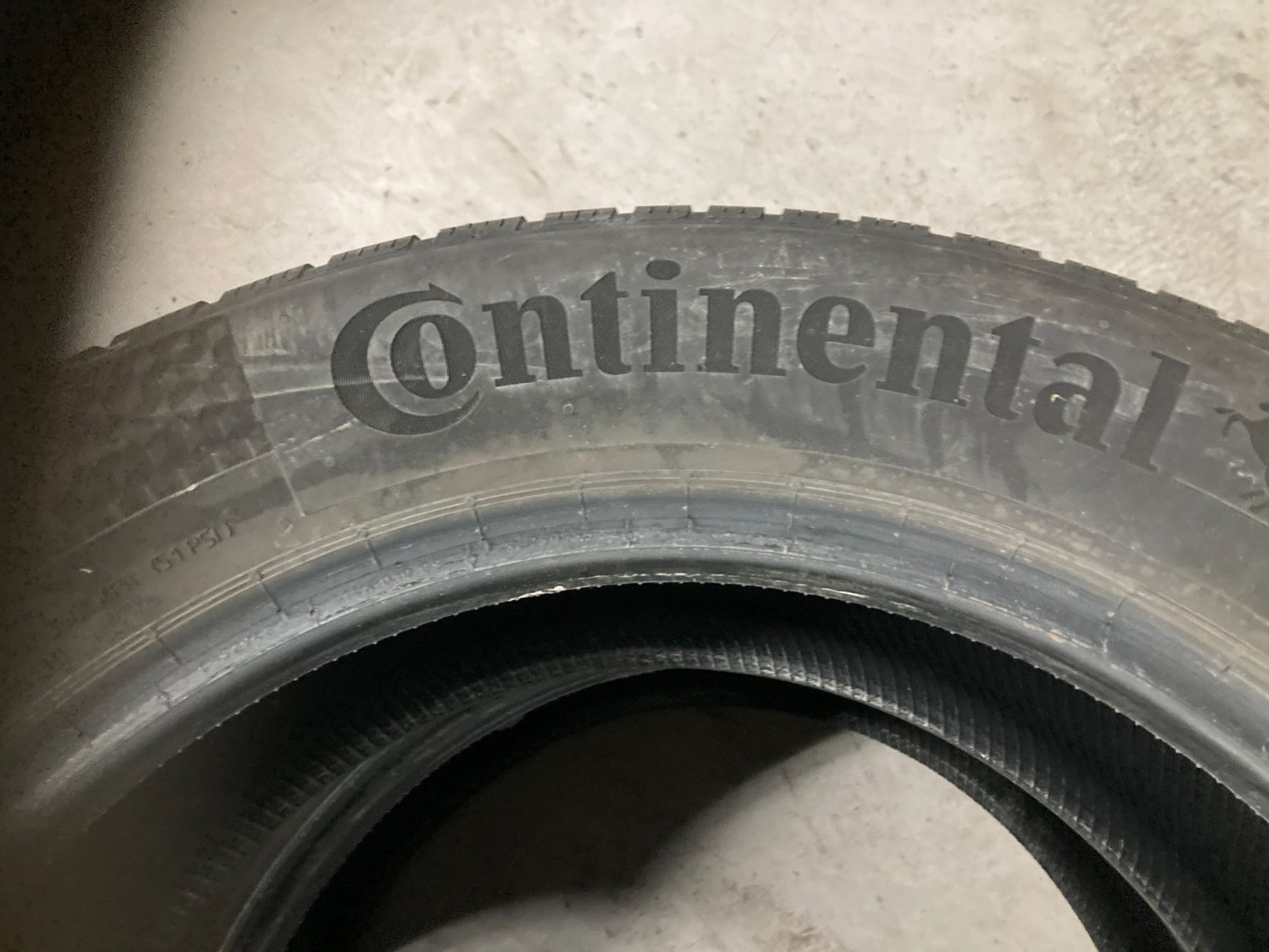 Continental Pneumatici & Ruote complete: Winterpneu 225/60R18 Continental – Usato da Cham venduto da WB2223 1