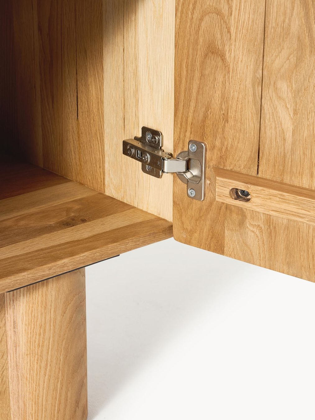 Westwing Cassettiere: Sideboard Cadi aus Eichenholz  Westwing CHF 1’649-60% – Nuovo (secondo la descrizione) da Otelfingen venduto da Yvonne_Outlet 7