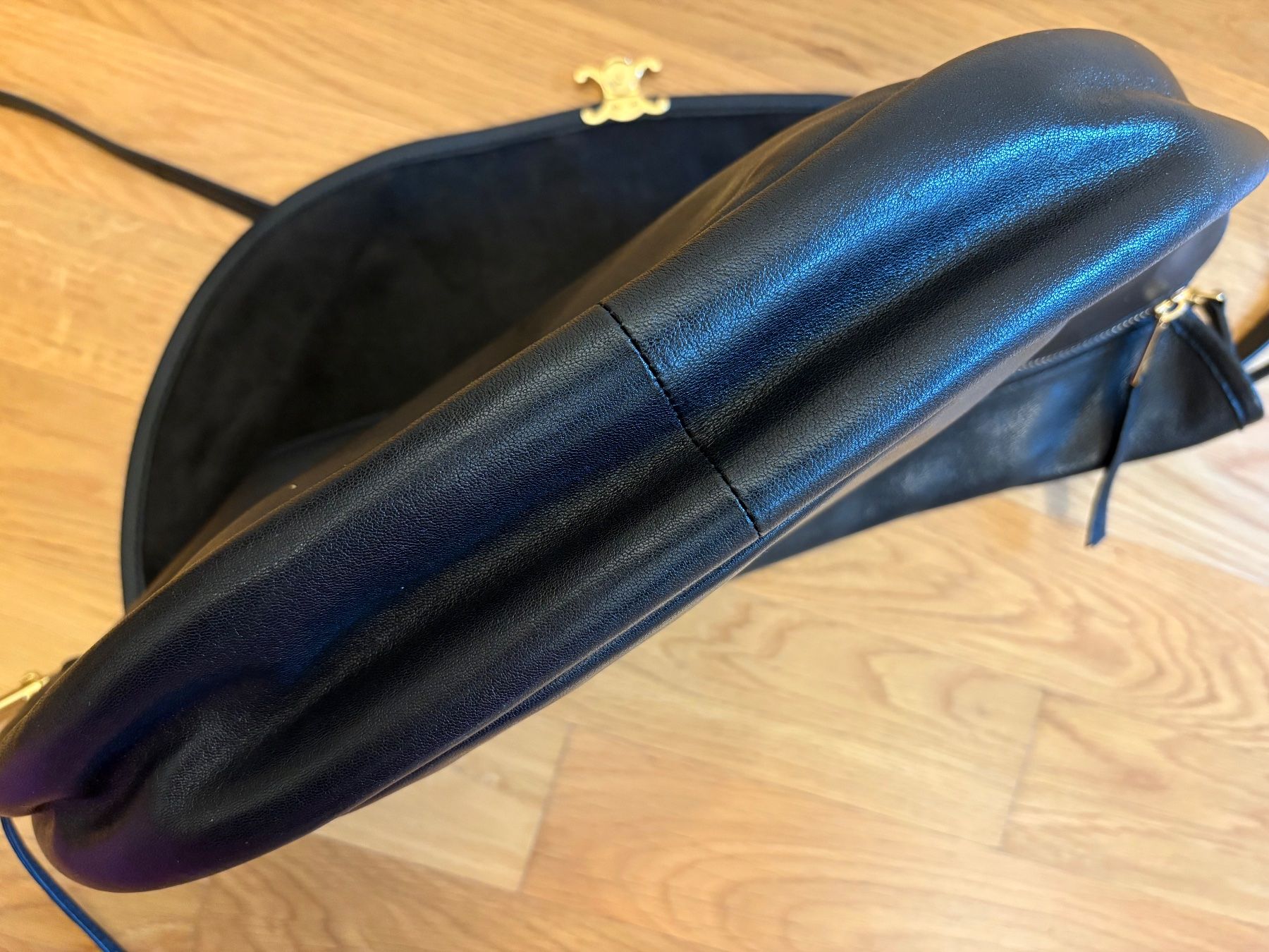 Celine Taschen für Damen: Celine - Halfmoon Triomphe Bag Medium in Schwarz – Gebraucht aus Zürich von cassandra1504 7
