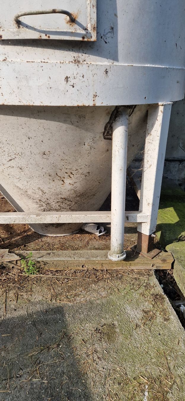 Mangimi: silo 7-8 t stahl Silo robust – Usato da Tägerschen venduto da Aron16.12 1