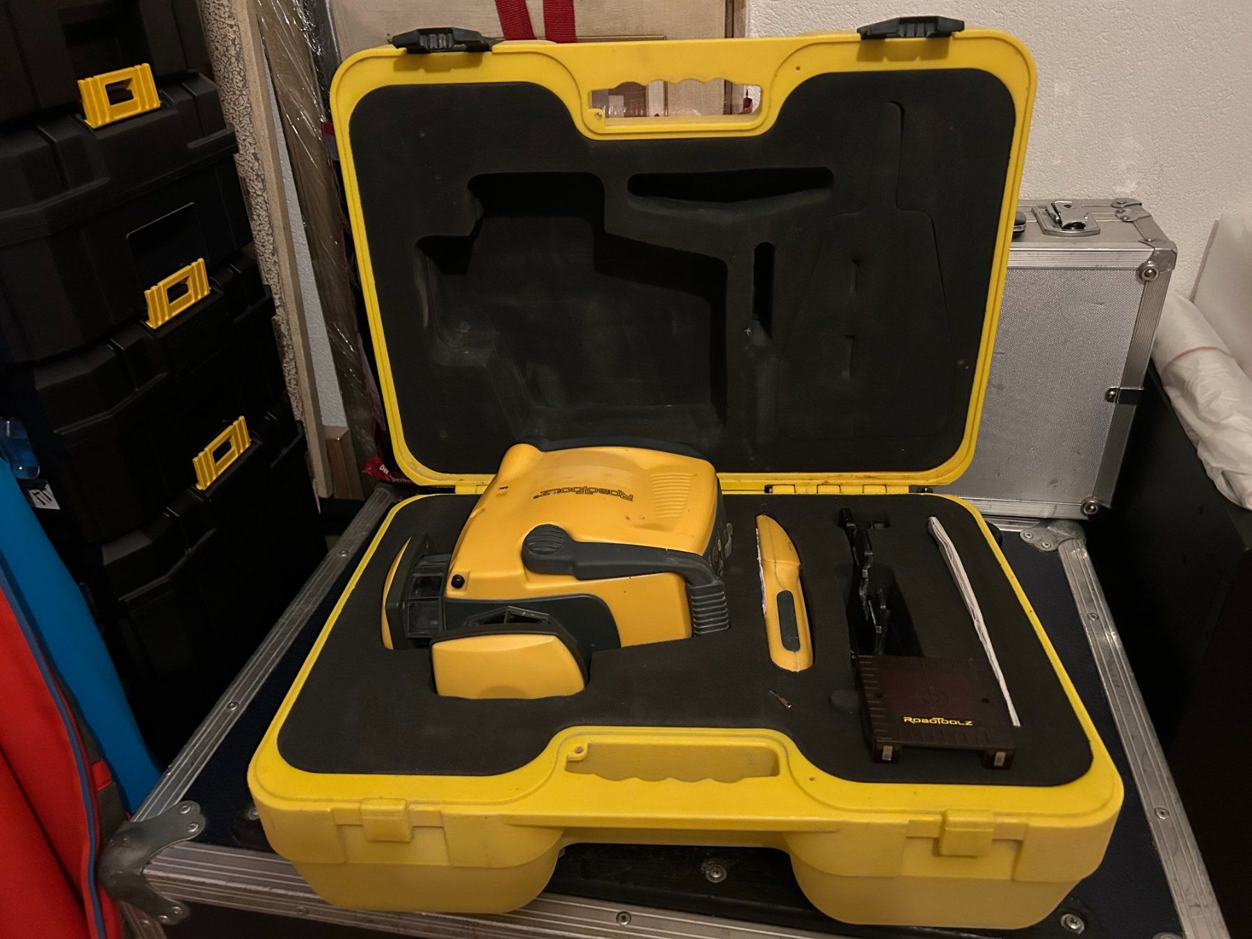 Misurare: Laser  RoboToolz RT-7690-2 – Usato da Glattbrugg venduto da casabelavista