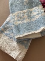 Hellblaue Frottee Handtücher 49x94cm