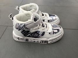 Turnschuhe 35