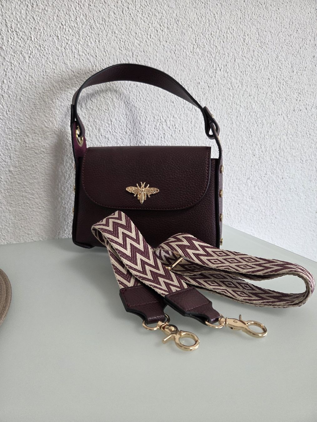 Borse da donna: Tasche Bordeaux Kunstleder – Nuovo (secondo la descrizione) da Adligenwil venduto da Die-Fundgrueb