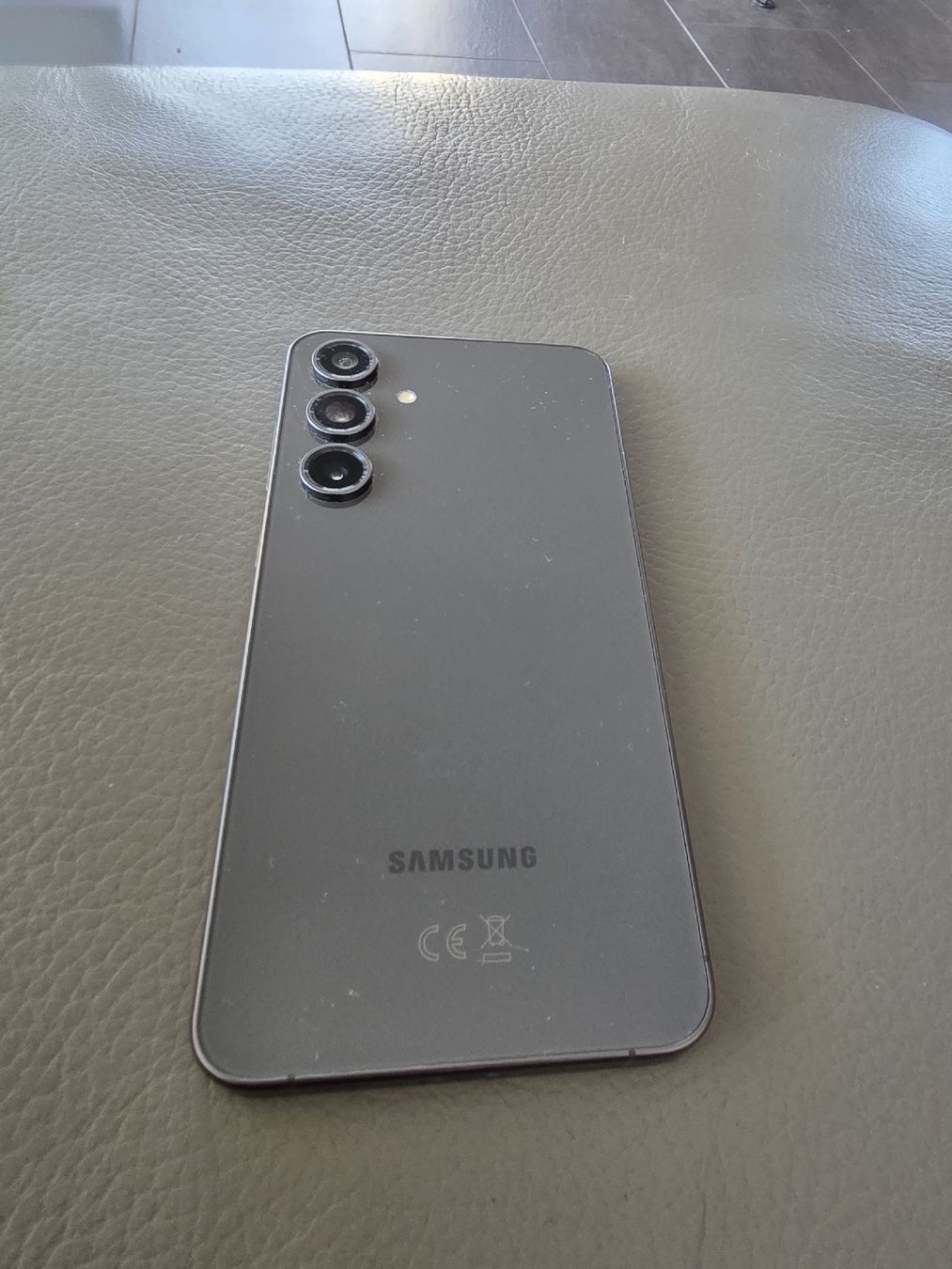 Samsung Telefoni cellulari / Smartphones: Samsung Galaxy S24 FE – Nuovo (secondo la descrizione) da Heimberg venduto da Vi48or_M 5