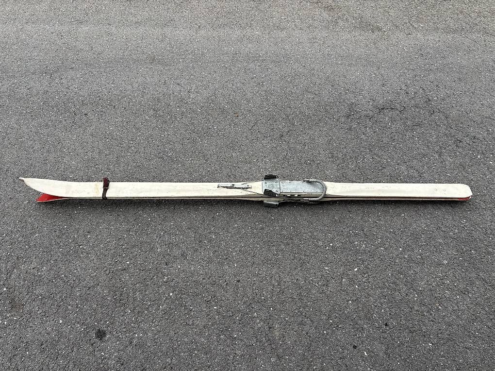 Skis: Antike Ski – Gebraucht aus Tschingel von MichuA 2