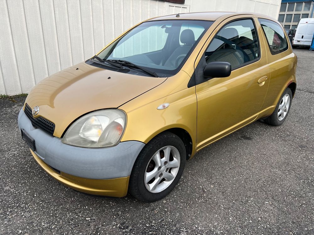 TOYOTA YARIS 1.0