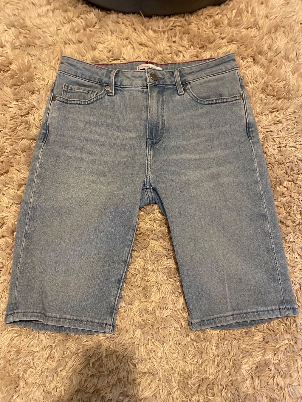 Tommy Hilfiger Jeans: Tommy Hilfiger Jeansshorts – Gebraucht aus Zürich von LaiSe 2