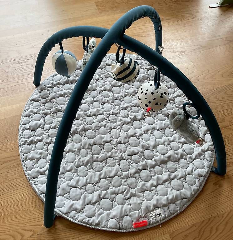 Tappeto da gioco: Baby Spielbogen blau mit Krabbeldecke – Usato da Affoltern am Albis venduto da krigedikrass 1