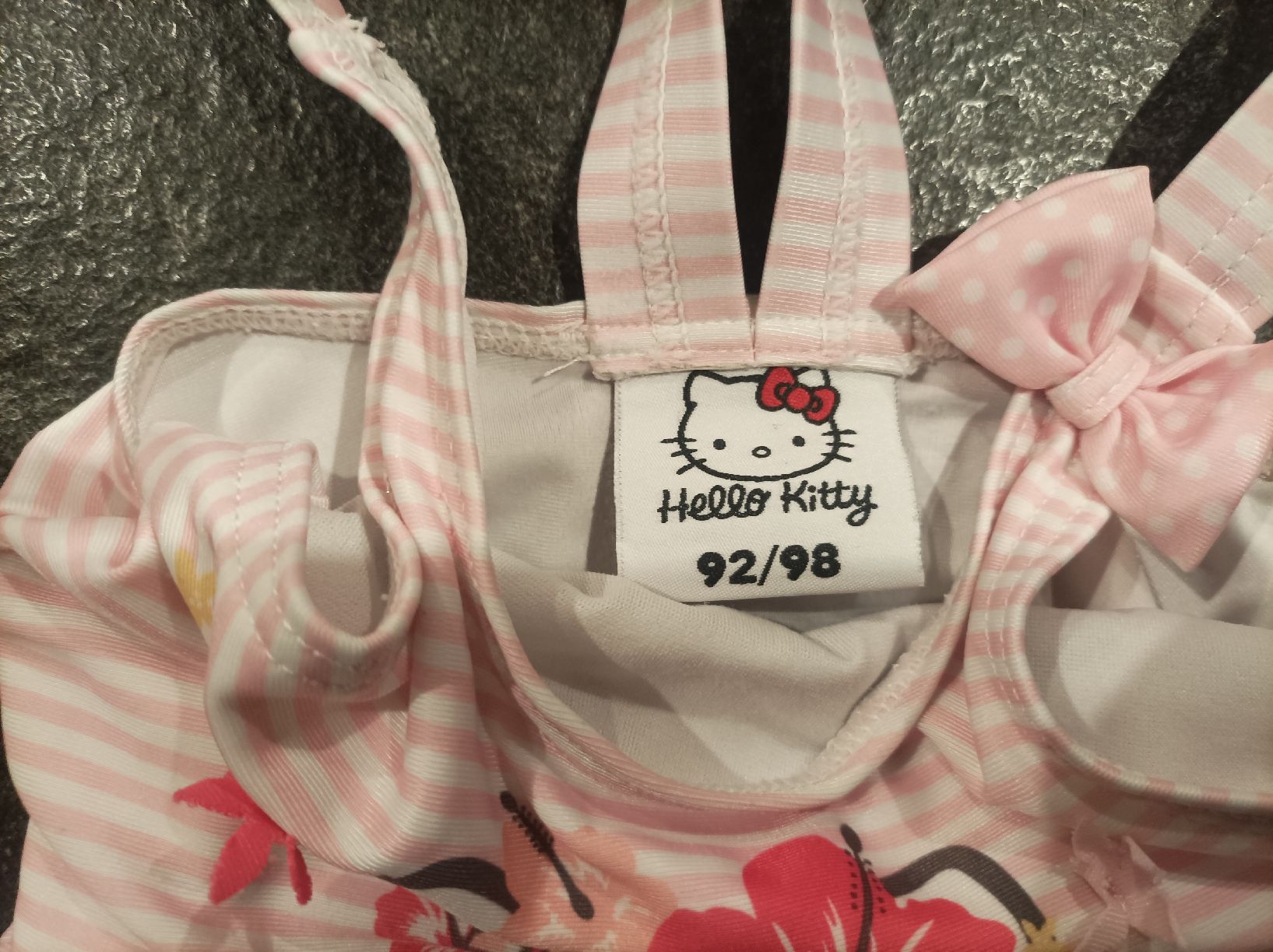 Costumi da bagno & Bikini: Mädchen Badekleid Hello Kitty 92/98 – Usato da Aeschi (SO) venduto da clementinli 1