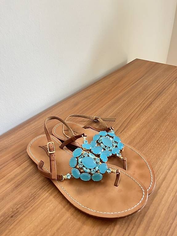 Scarpe da donna: Wunderschöne Sommersandalen – Usato da Bern venduto da nal_5x9x 1