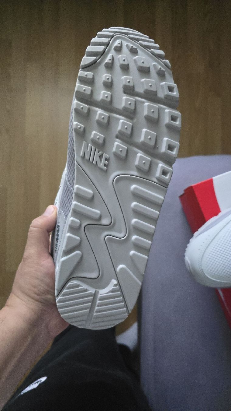 Nike Scarpe da uomo: Nike Air Max 90 – Nuovo e nell'imballaggio originale da Brüttisellen venduto da zweezy 3