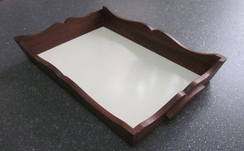 Servierplatten: Kleines rustikales Vintage Holztablett, Serviertablett – Gebraucht aus Bischofszell von raika 1