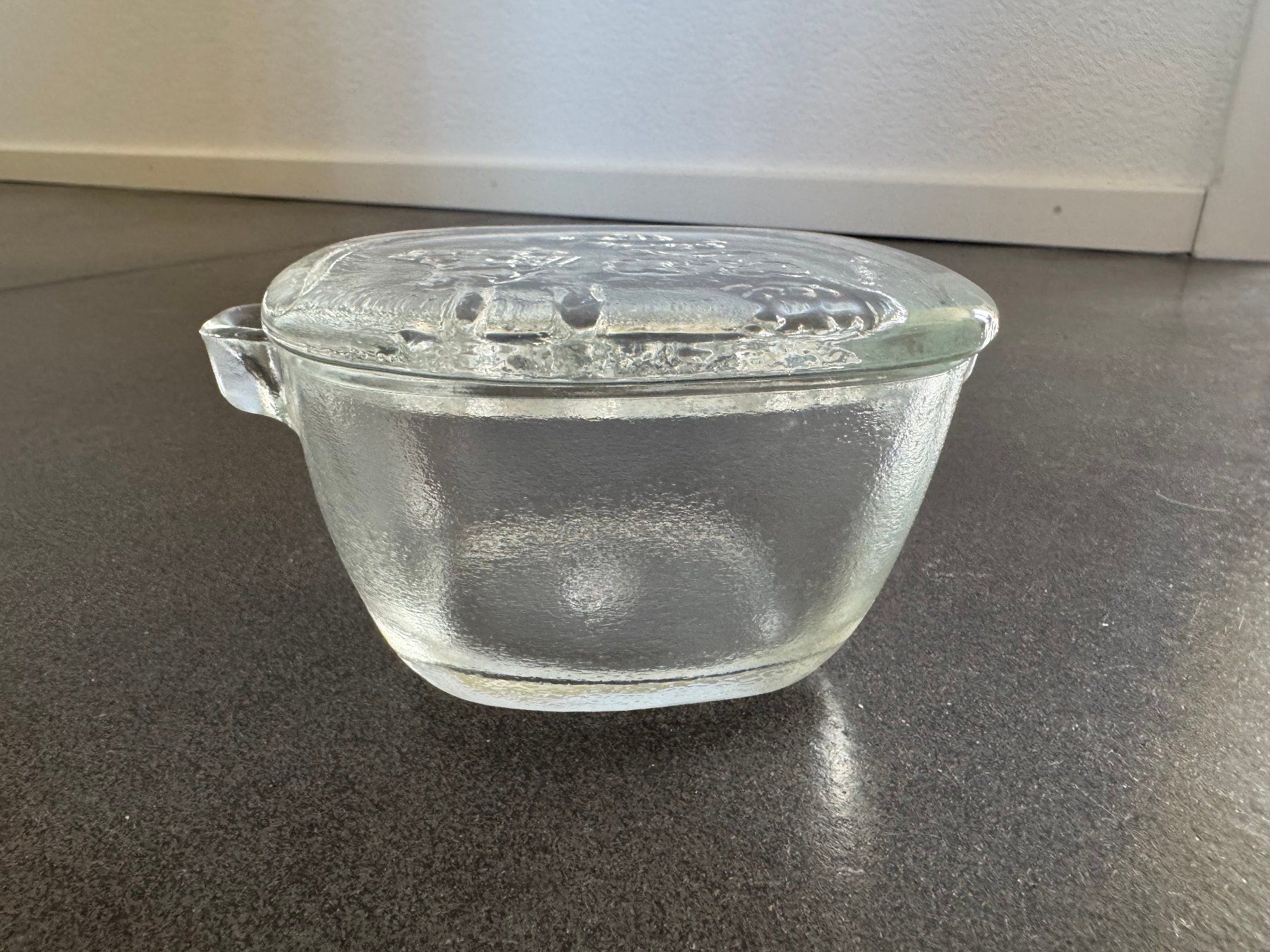 Glasi Hergiswil Bicchieri: Glasi Hergiswil Glasdose mit Deckel "OLMA" – Usato da Fribourg venduto da tschjoly 2