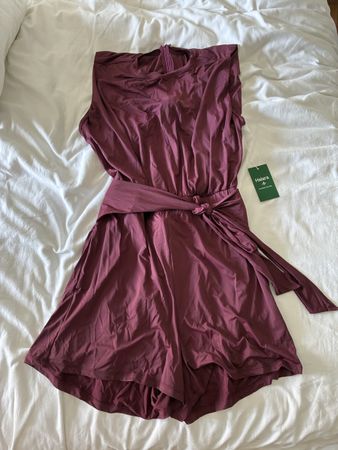 Combinaison short Halara bordeaux taille M neuf avec étiquet