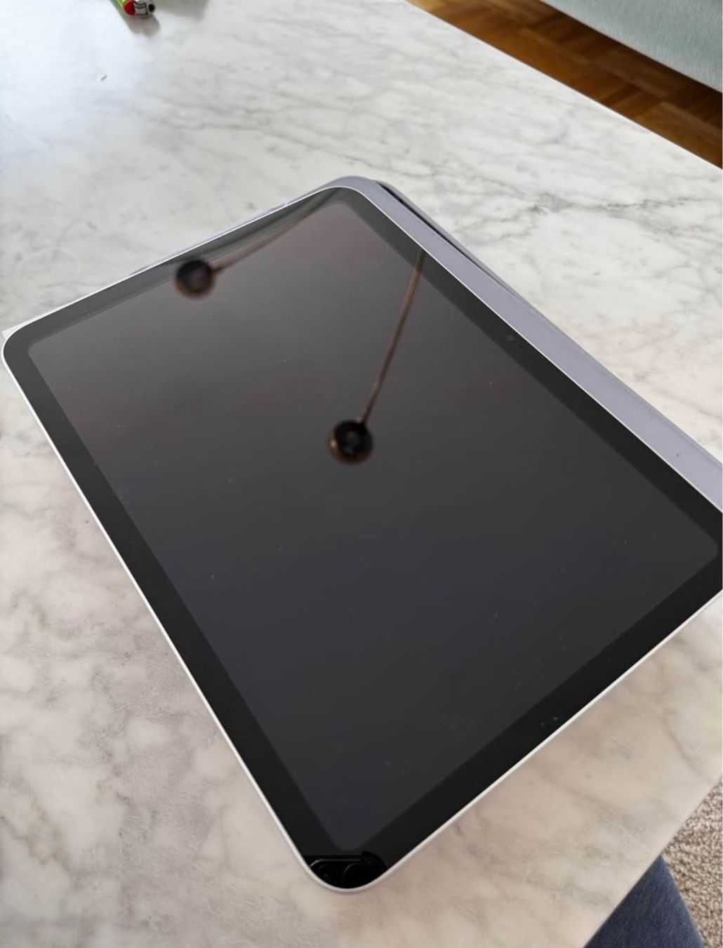Apple Tablet PC: Apple iPad 2022 + Apple Pencil – Usato da Zürich venduto da Nunez93 3