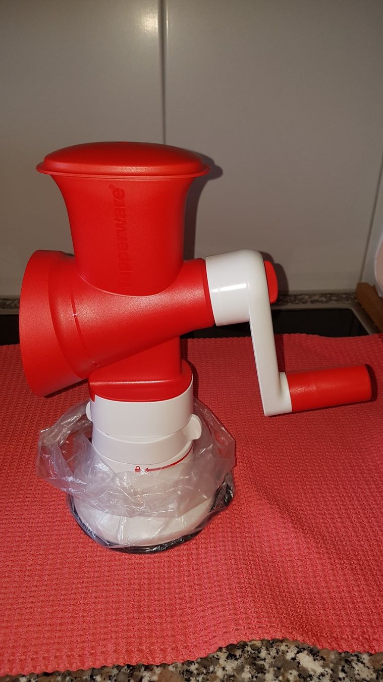 Tupperware Contenitori & Simili: Multi Chef mit Reiben /Tupperware – Nuovo e nell'imballaggio originale da Hasle b. Burgdorf venduto da buddle32