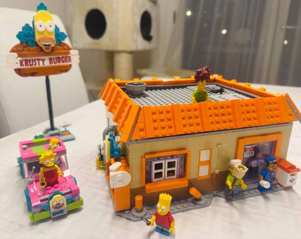 Lego Kit di costruzioni: LEGO Simpsons - Der Krusty Burger - Komplett Set! – Usato da Feuerthalen venduto da tan_sc6v