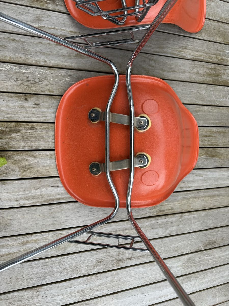 Eames Sedie: Eames Stuhl, Fiberglas, Orange – Usato da Arlesheim venduto da kifa02 2