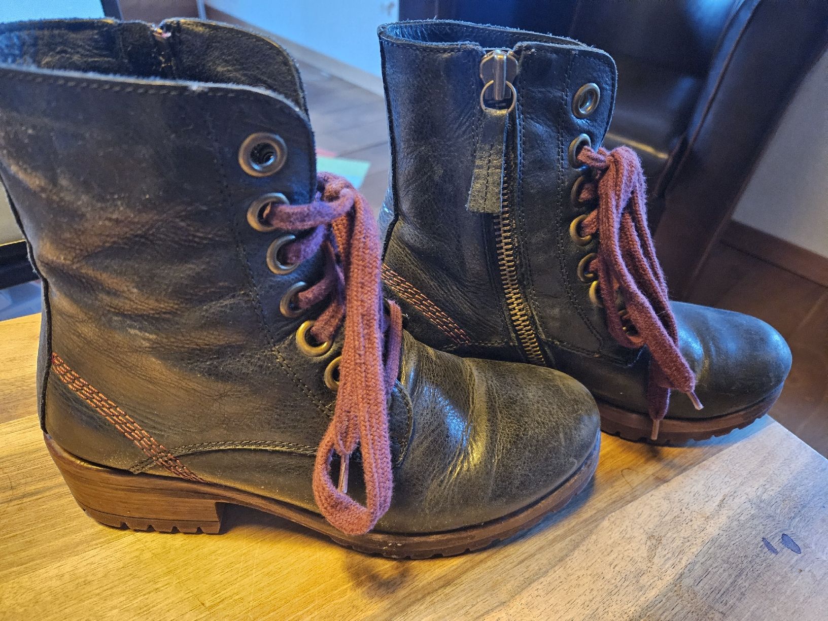 Damenschuhe: Stylische schwarze Lederstiefel Gr. 38 – Gebraucht aus Spiez von ann_y7bb 2