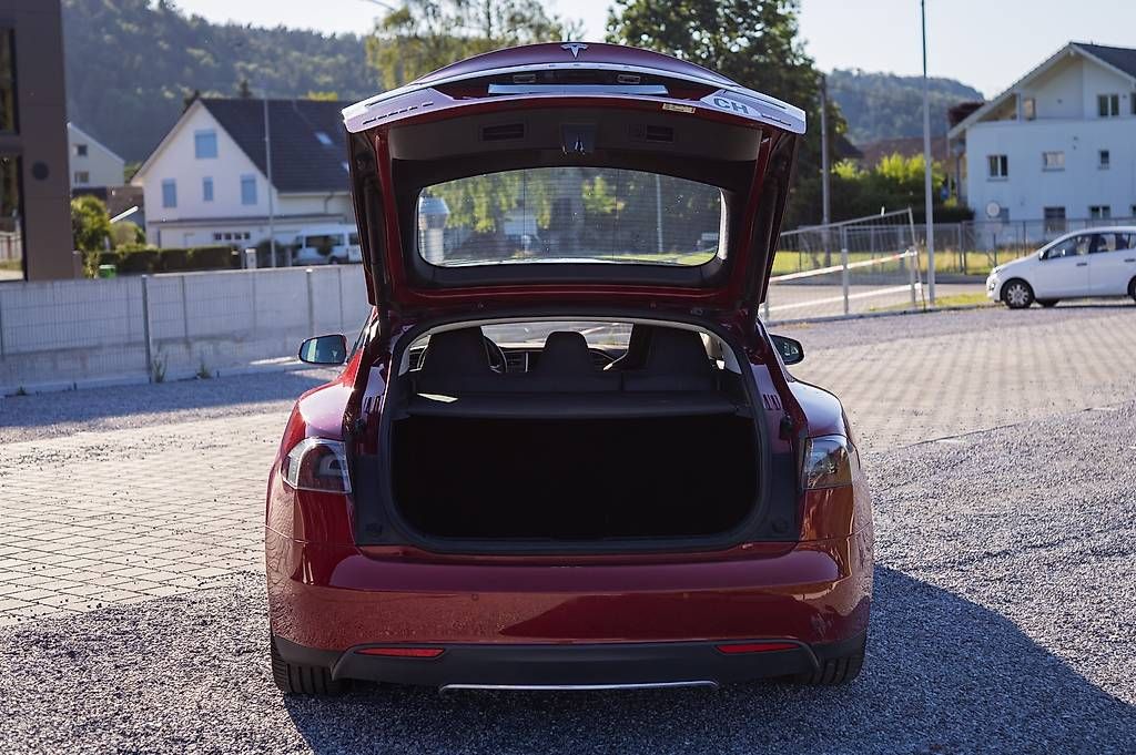 Tesla Autos: Tesla Model S 85D mit free Supercharging – D'occasion à Rümlang par saaji_t 3