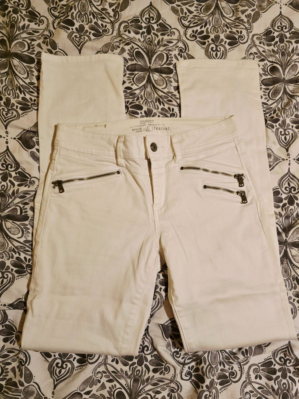 Esprit Jeans: Jeans Esprit blanc, 27/32, straight – Usato da La Neuveville venduto da Diamise
