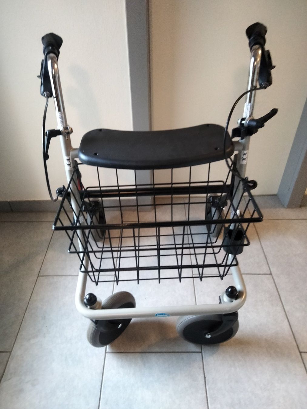 Aides à la marche: ROLLATOR – Neuf (Voir description) à Bützberg par Chisco