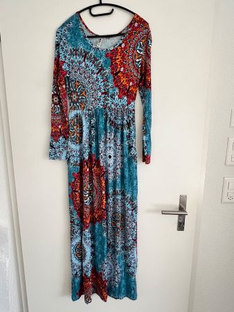Neues buntes Kleid