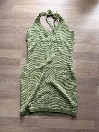 Robe d'été verte à motif zébré, taille M, dos nu,super!