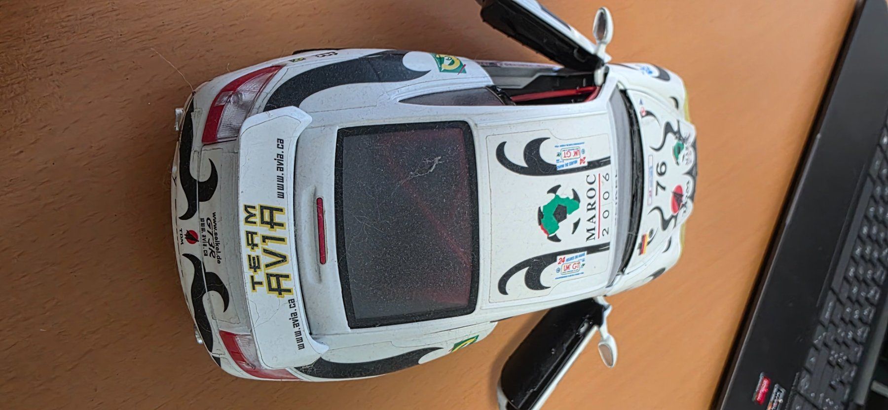 Porsche Modellini d'auto: Porsche 911 Carrera 1997 1/18 – Usato da Unterkulm venduto da Spaescu 5